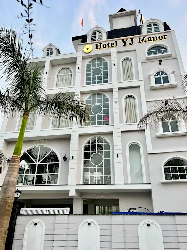 Hotel Yj Manor,Saharanpur Road, Dehradun,3 star