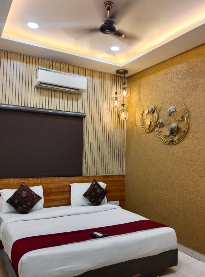Hotel Golden Tree,Baghmugalia, Bhopal,3 star