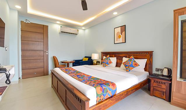 fabhotel pink palace raja park