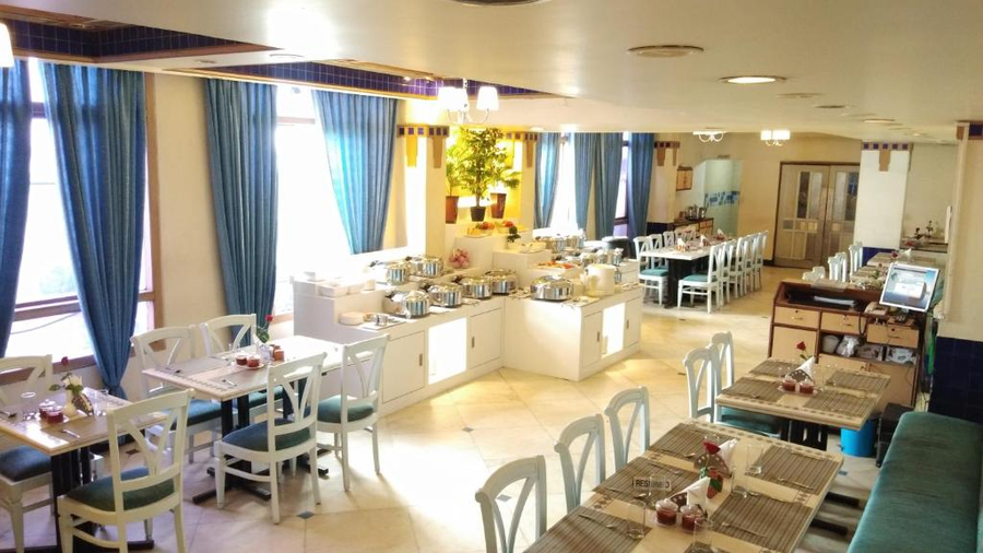 Royal Fort Hotel,Ram Nagar,4 star