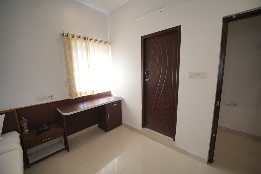 jr service apartment