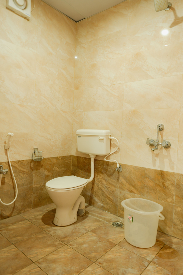 jr service apartment