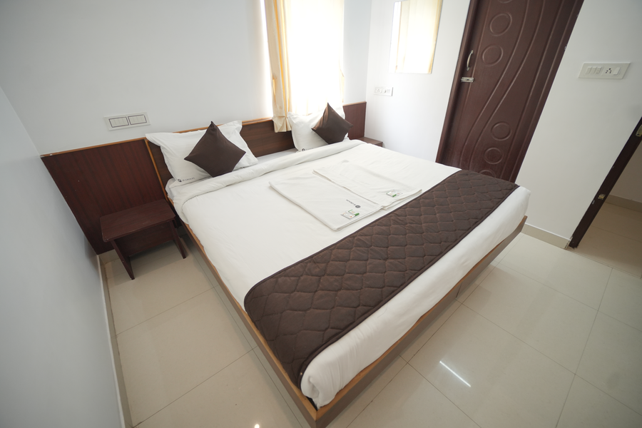 jr service apartment