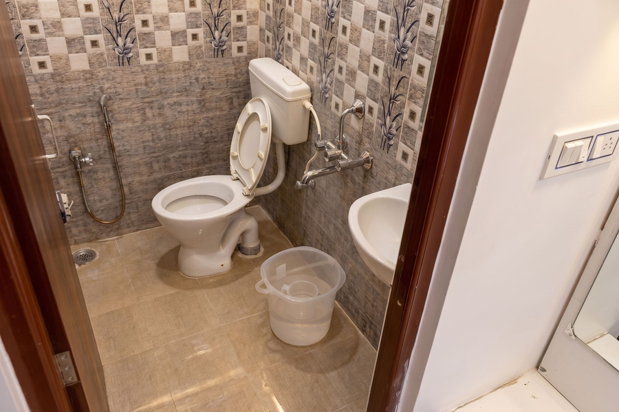 jr service apartment