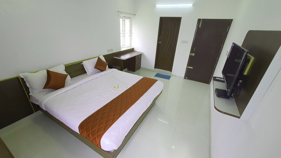 jr service apartment