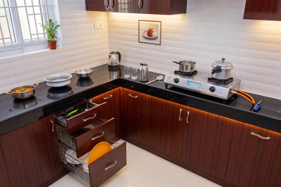 jr service apartment