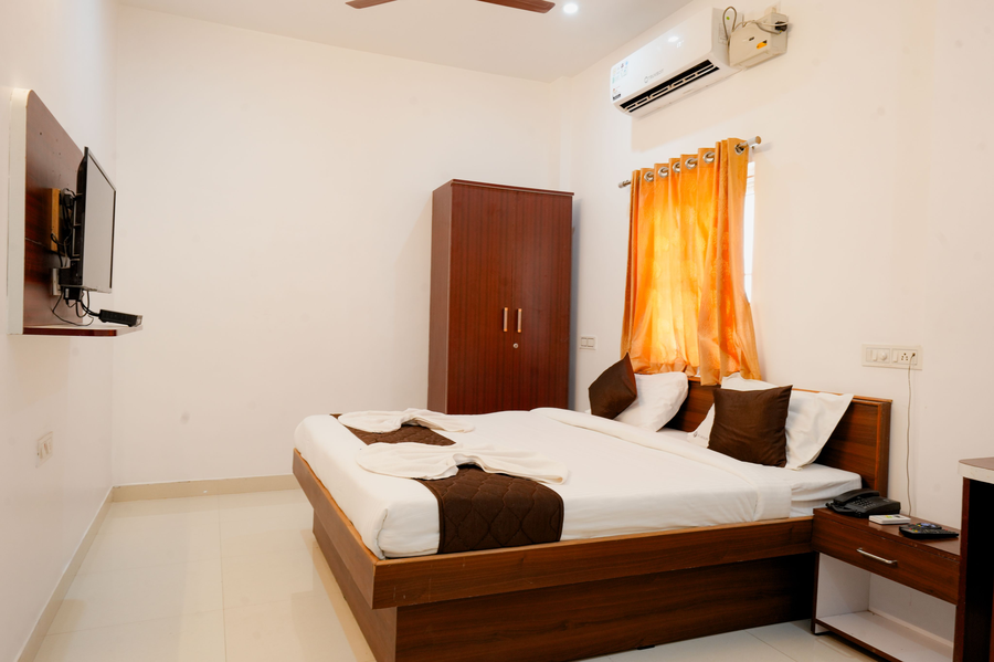 jr service apartment