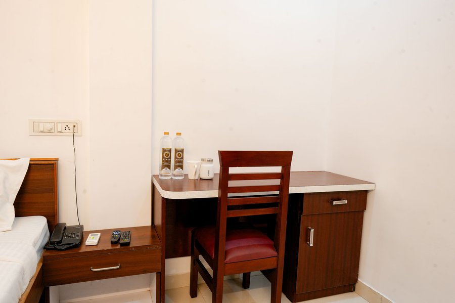 jr service apartment
