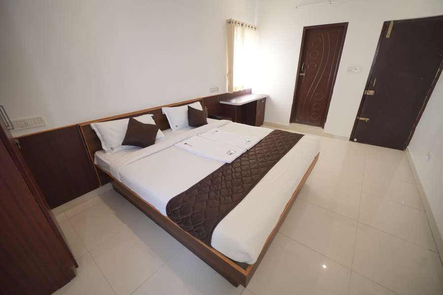 jr service apartment
