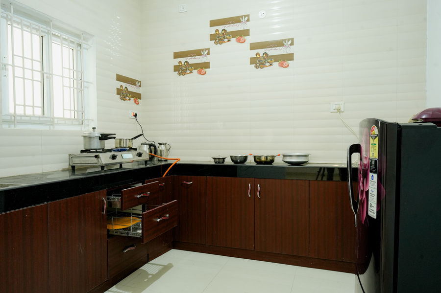 jr service apartment