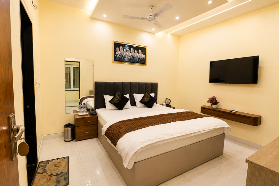 Hotel R Raghavam,,3 star