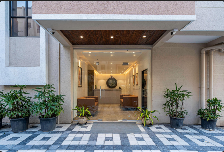 staybird divine suites business hotel