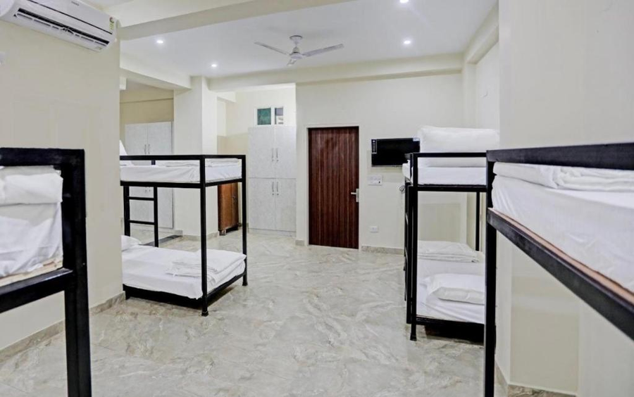 hotel sb inn new delhi railway station