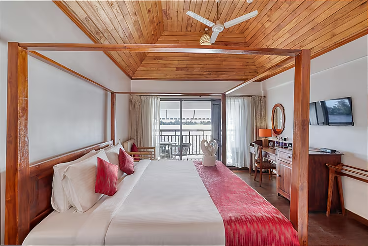 alaya stays paloma backwater resorts