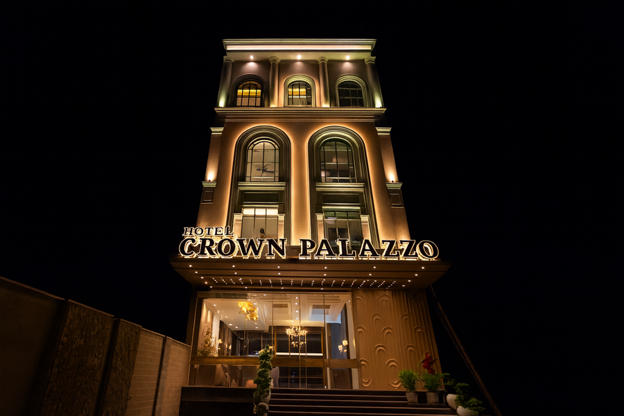 hotel crown palazzo