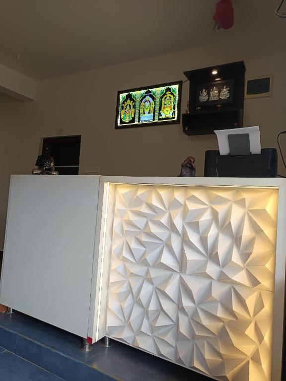 Crystal Resorts,Dharwad,2 star