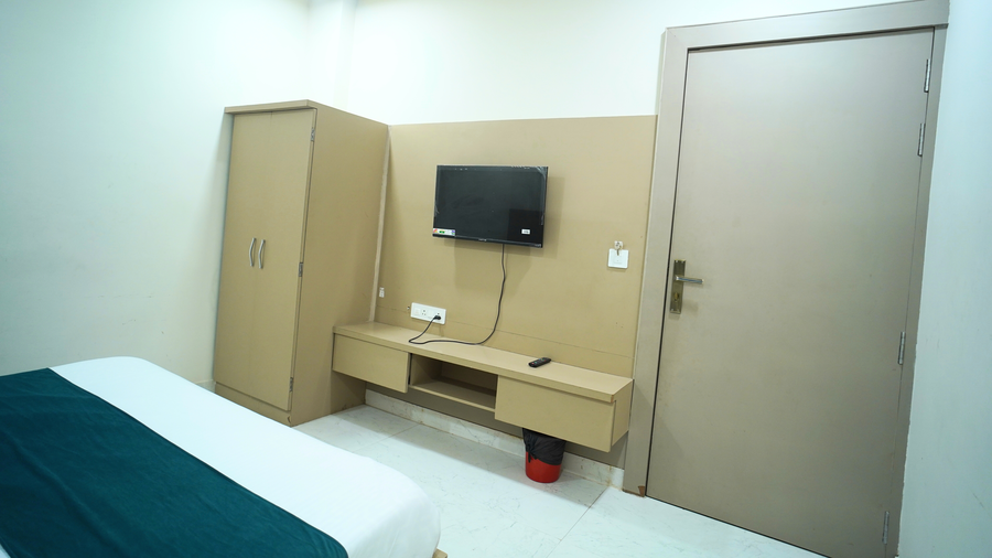 hotel shri radha sneh near janmabhoomi mathura