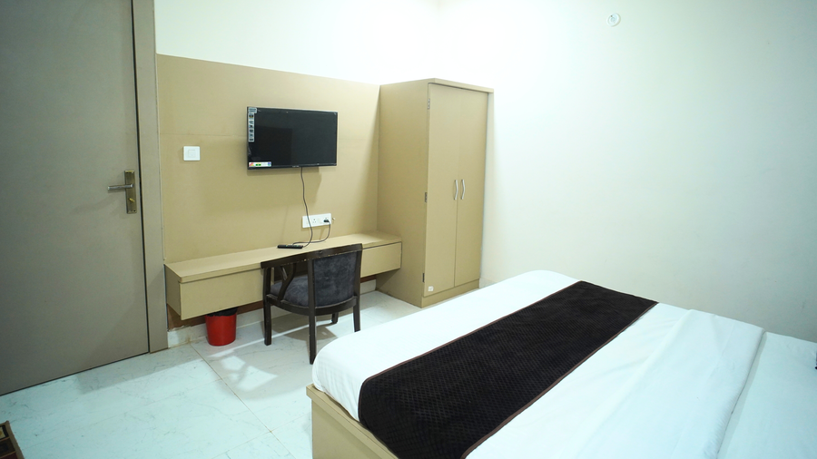 hotel shri radha sneh near janmabhoomi mathura