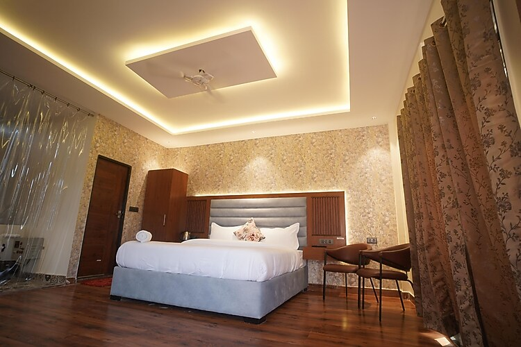 7 hills resort