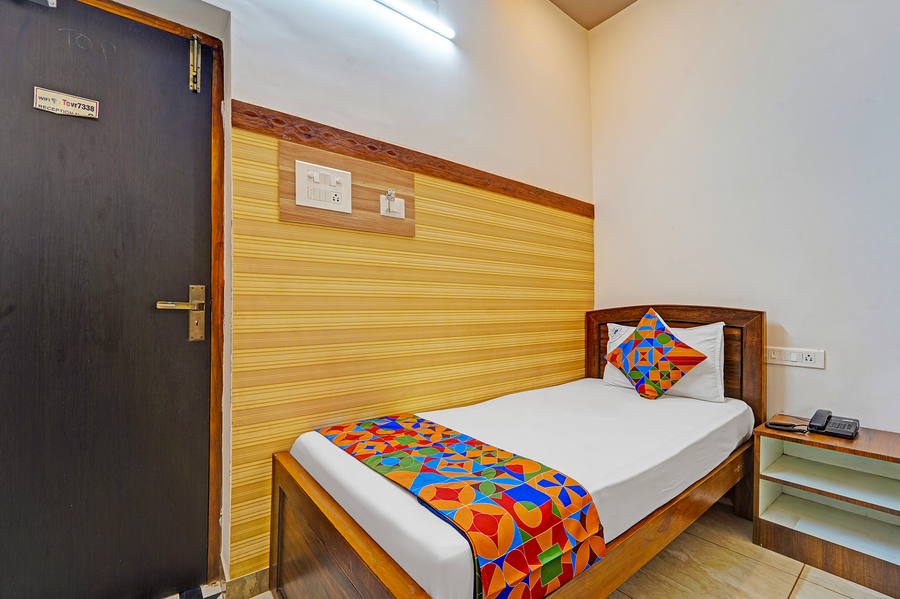fabhotel raja residency