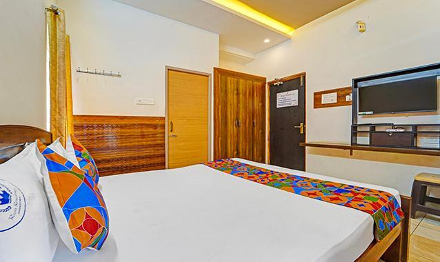 fabhotel raja residency