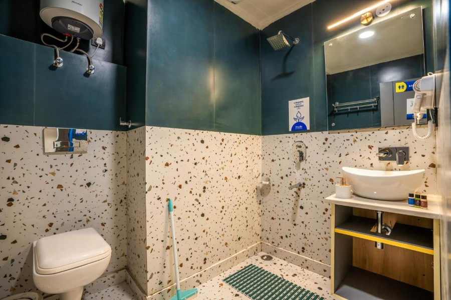 shalom backpackers shimla