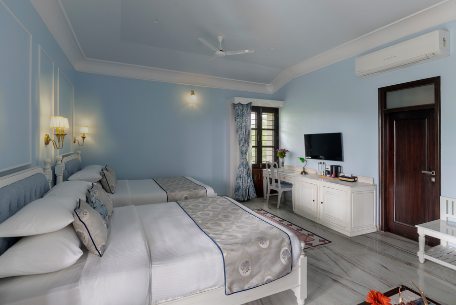 dilip niwas luxe stay near fateh sagar lake 2km