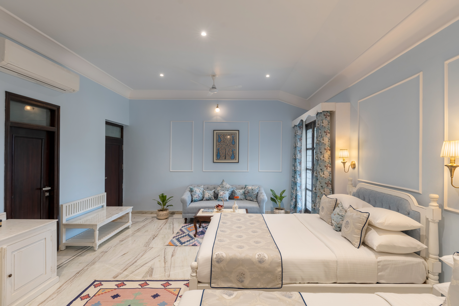 dilip niwas luxe stay near fateh sagar lake 2km