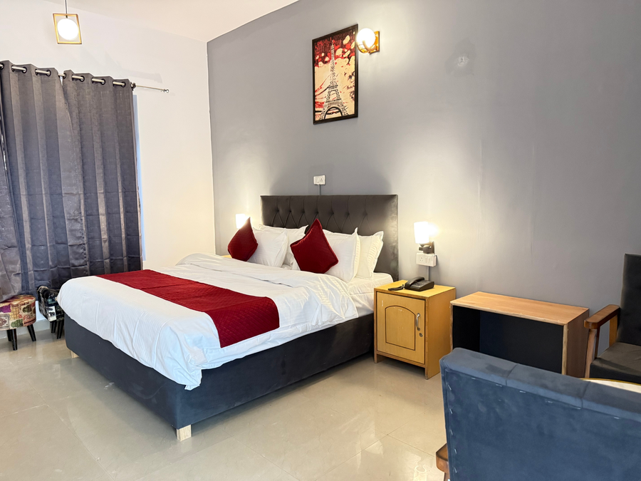 moustache hostel bir