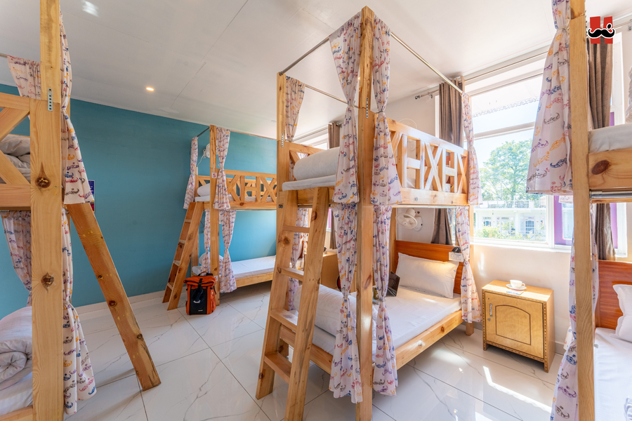 moustache hostel bir