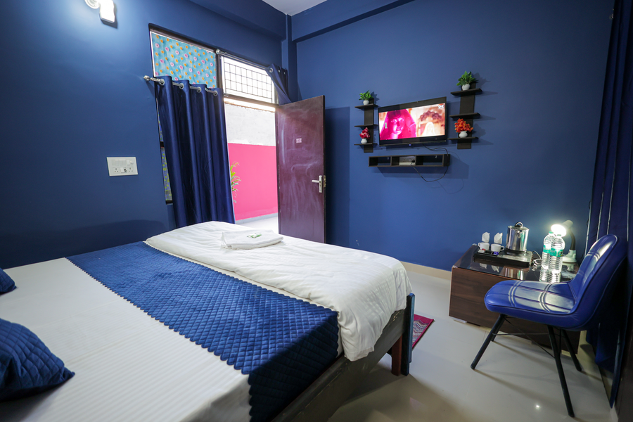 hotel spark inn near motherhood hospital