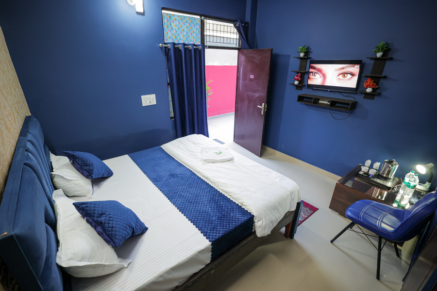 hotel spark inn near motherhood hospital