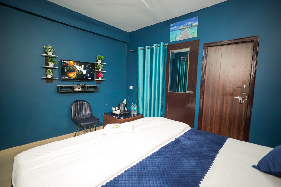 hotel spark inn near motherhood hospital