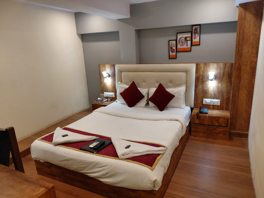Hotel  New Zara Grand,Goregaon,2 star