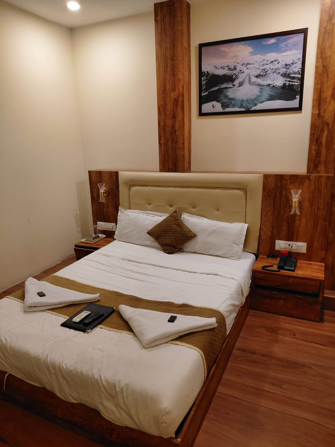 Hotel  New Zara Grand,Goregaon,2 star