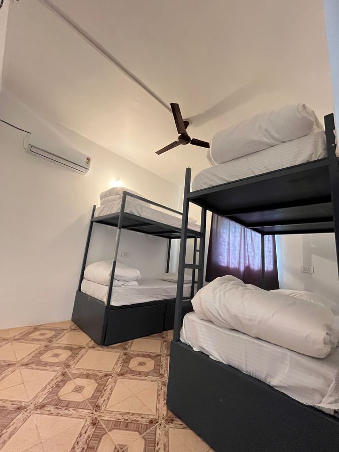 karma stays hostel morjim