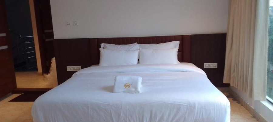 hotel amulya royal inn