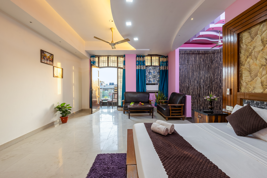 hotel warm welcome noida sector 20