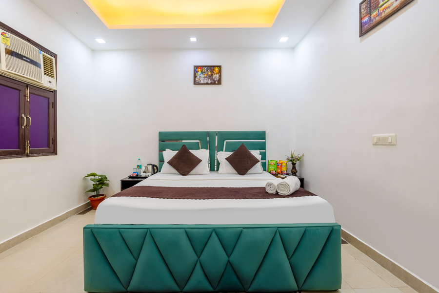 hotel warm welcome noida sector 20