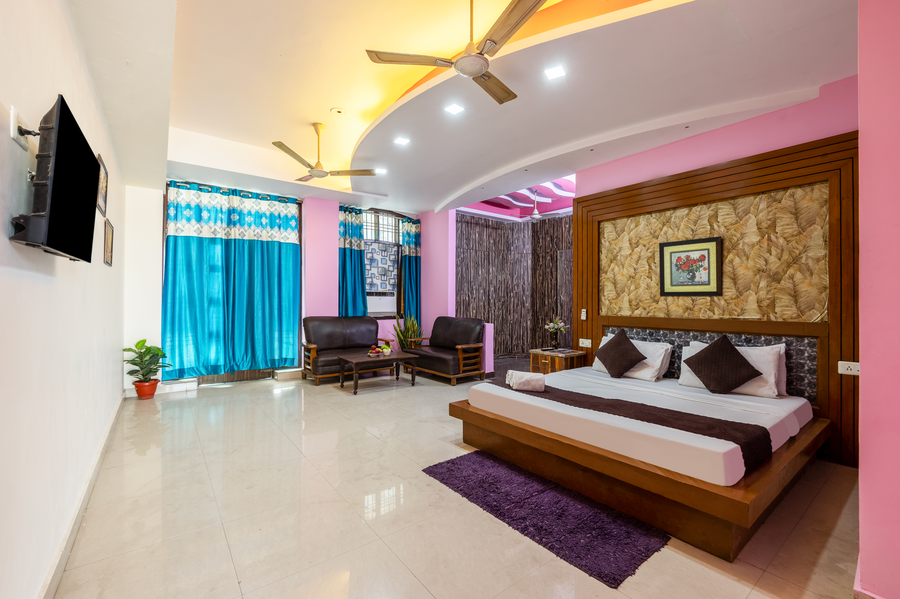 hotel warm welcome noida sector 20