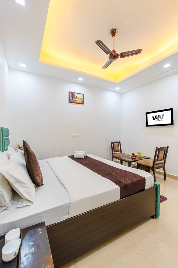 hotel warm welcome noida sector 20