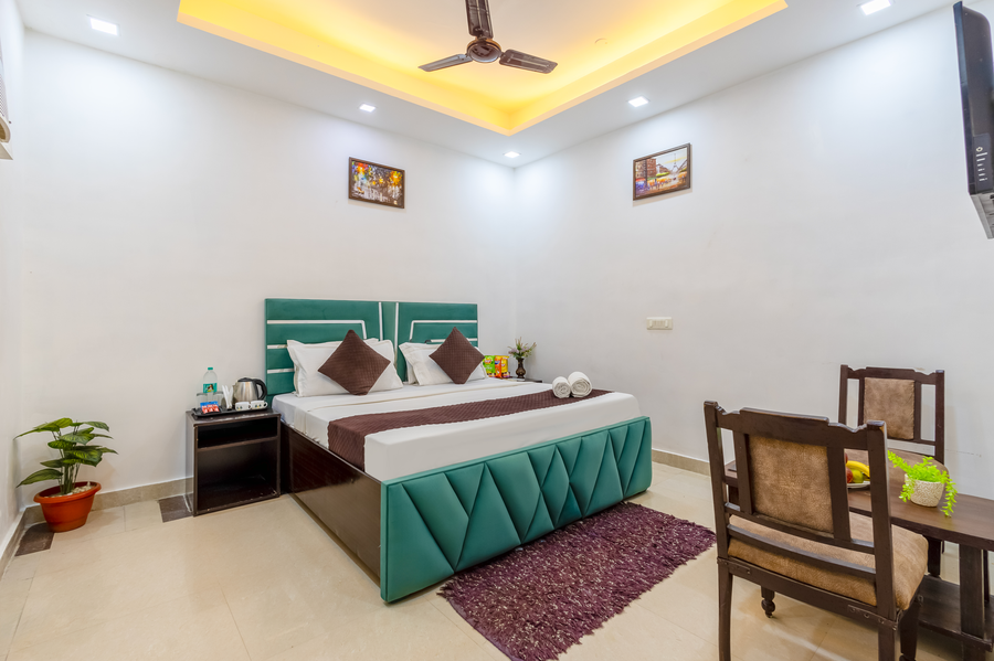 hotel warm welcome noida sector 20