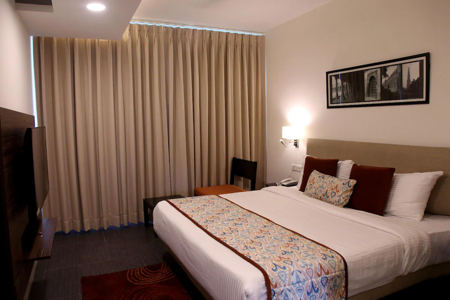 ahuja residency gcr
