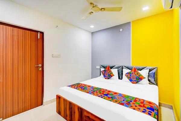 Fabhotel R3 Atmos,,3 star
