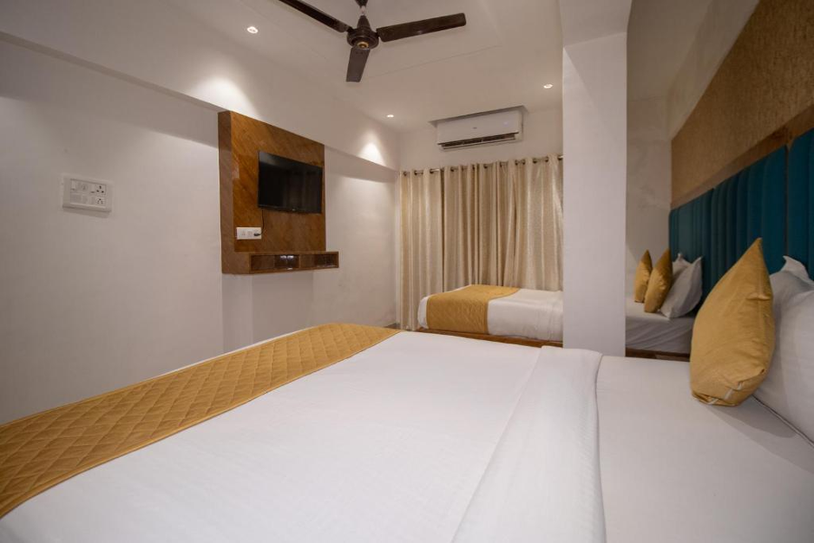 hotel crystal palace