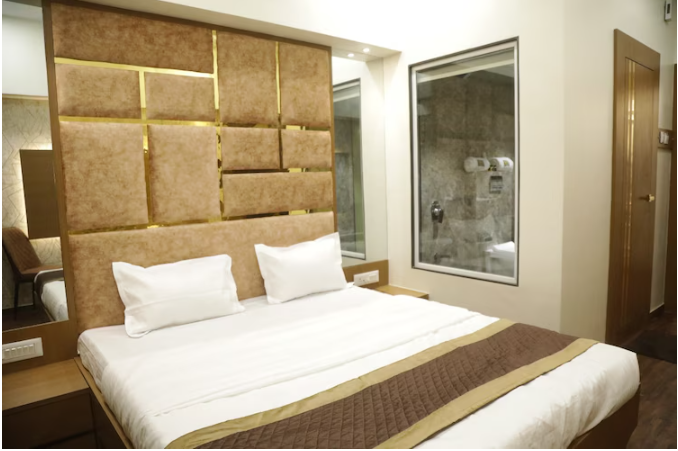 hotel crystal palace
