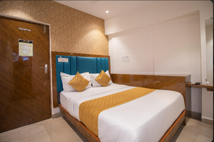 hotel crystal palace