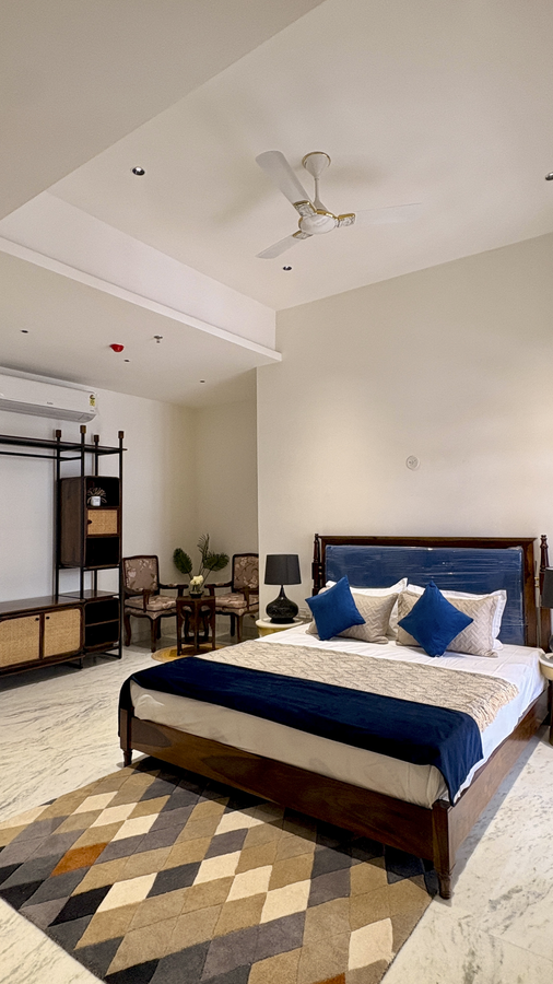 the classic crown near lake pichola