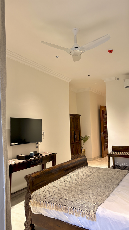 the classic crown near lake pichola