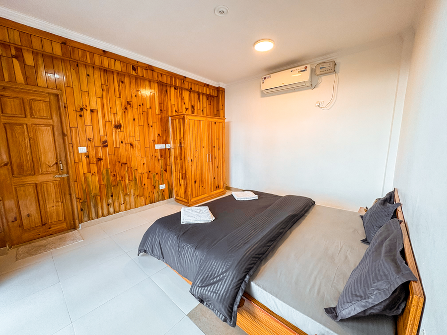 young monk hostel dharamkot